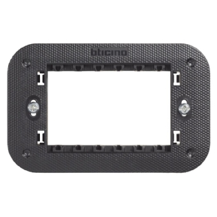 SUPORTE 4X2 PARA 3 POSTOS LIVING NOW - BTicino Legrand