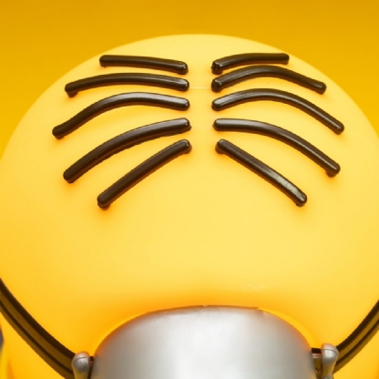 LUMINARIA DE MESA STUART MINIONS PARA 1 LAMPADA E27 - USARE