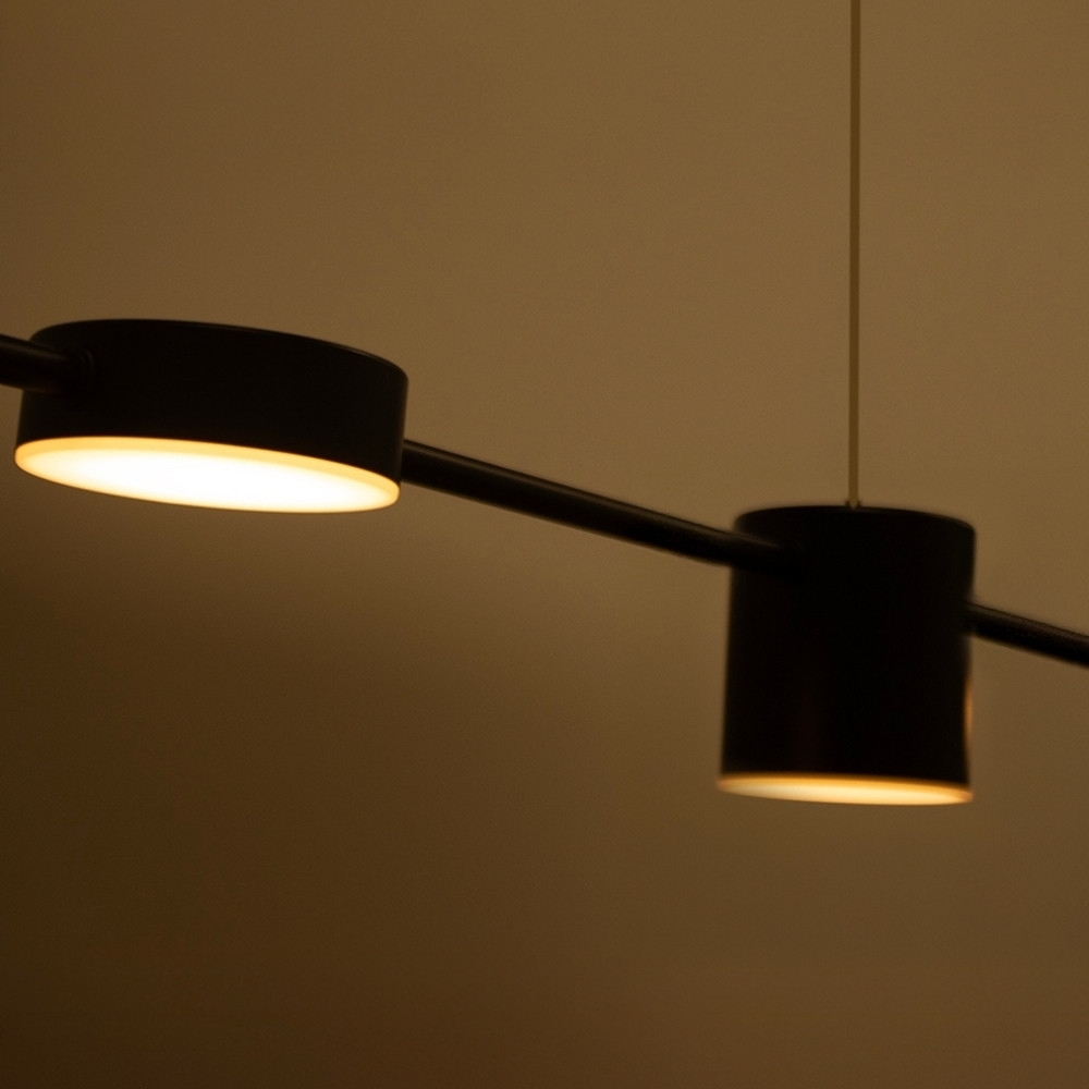 PENDENTE LED LUME 8W BIVOLT LUZ AMARELA 3000K 320LM PRETO RETO 120CM - BLUMENAU